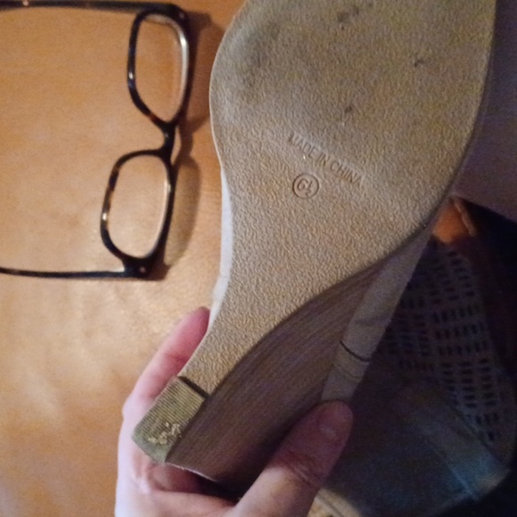 💙🌺Tan Heeled Boots with Elegant Design - Picture 6 of 11